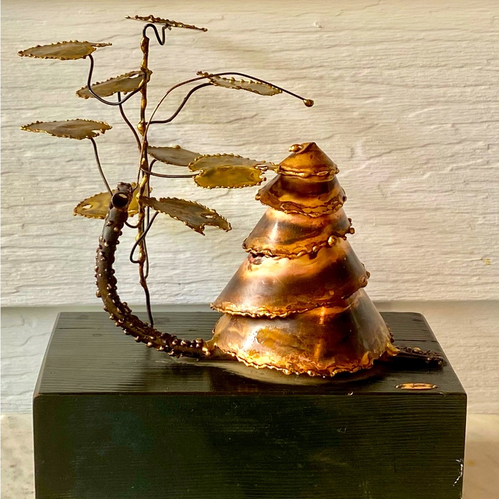 MODERNIST METAL SNAIL SCULPTURE BY CURTIS JERE / MID-CENTURY MODERN - 1966